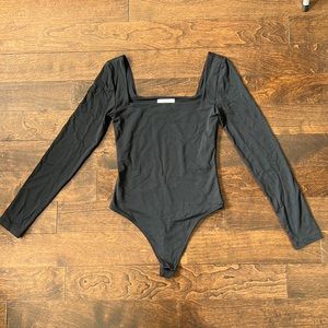 Babaton Contour Squareneck Bodysuit